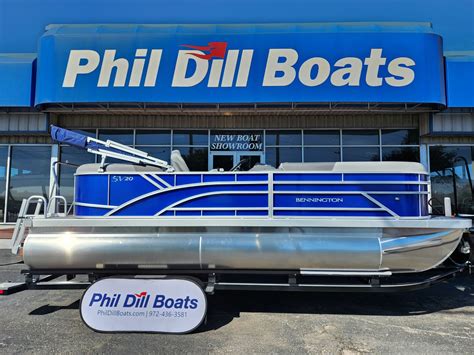 Phil Dill Boats in Lewisville .